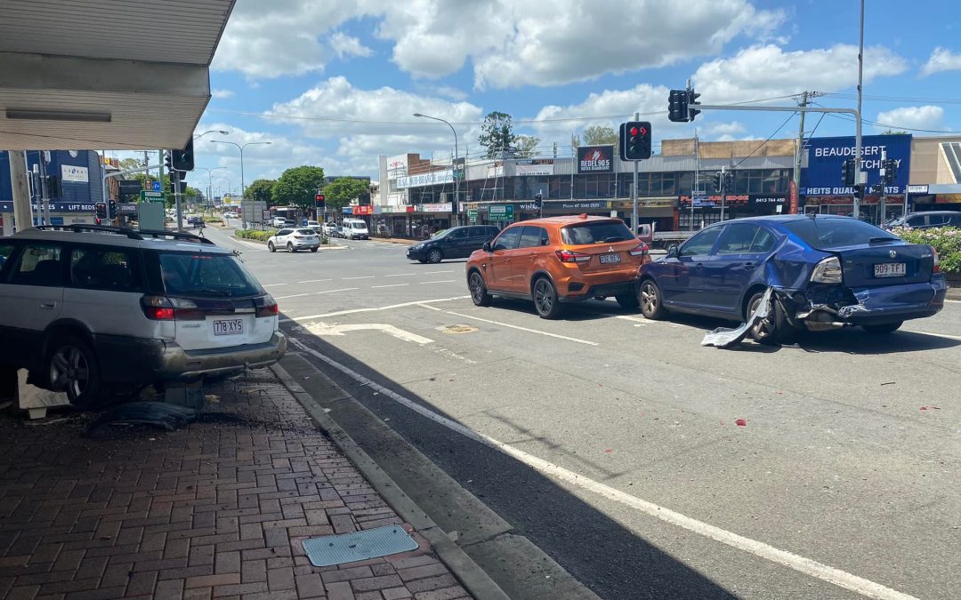 Car smashes into building at Beaudesert